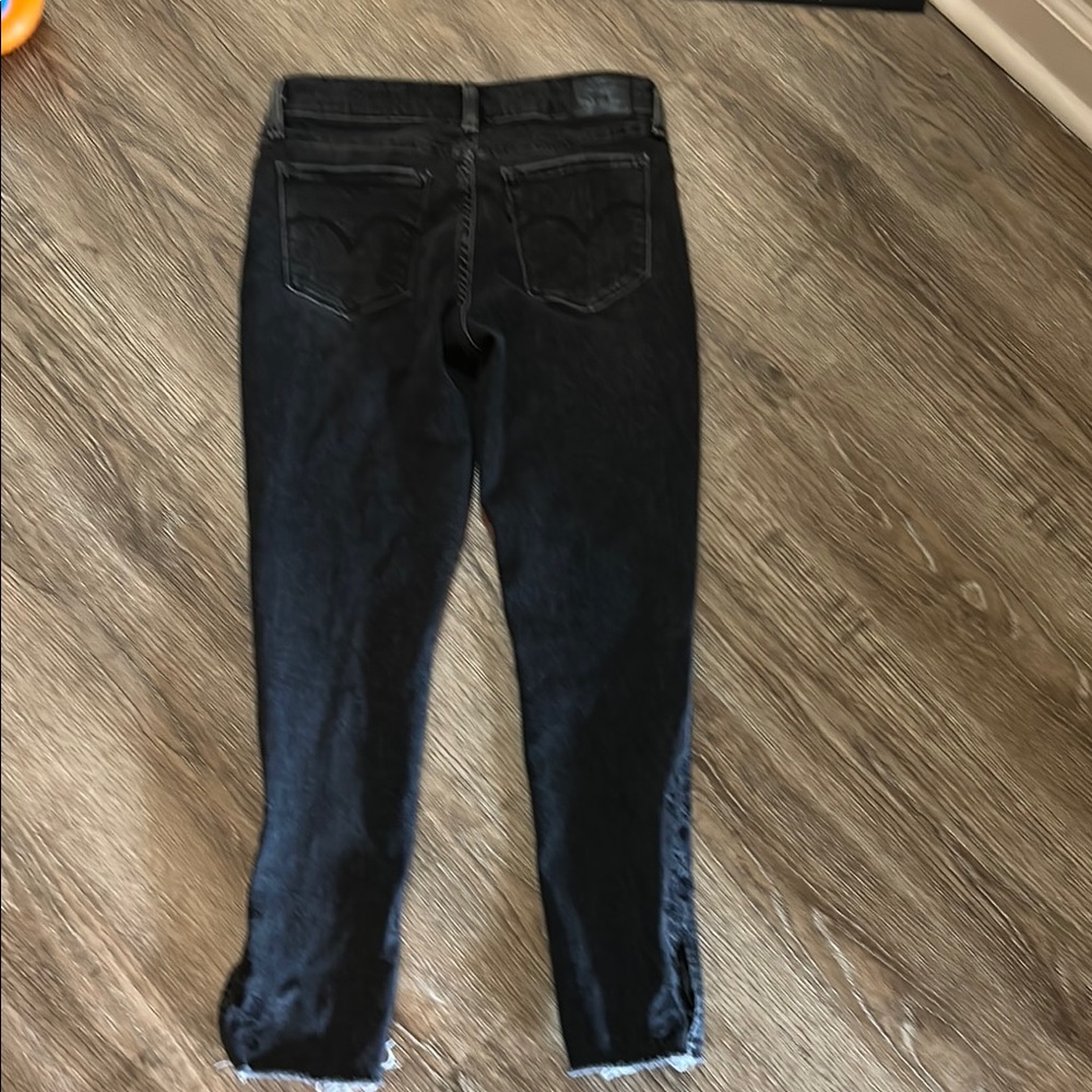 Levi's - Picture 7 of 9